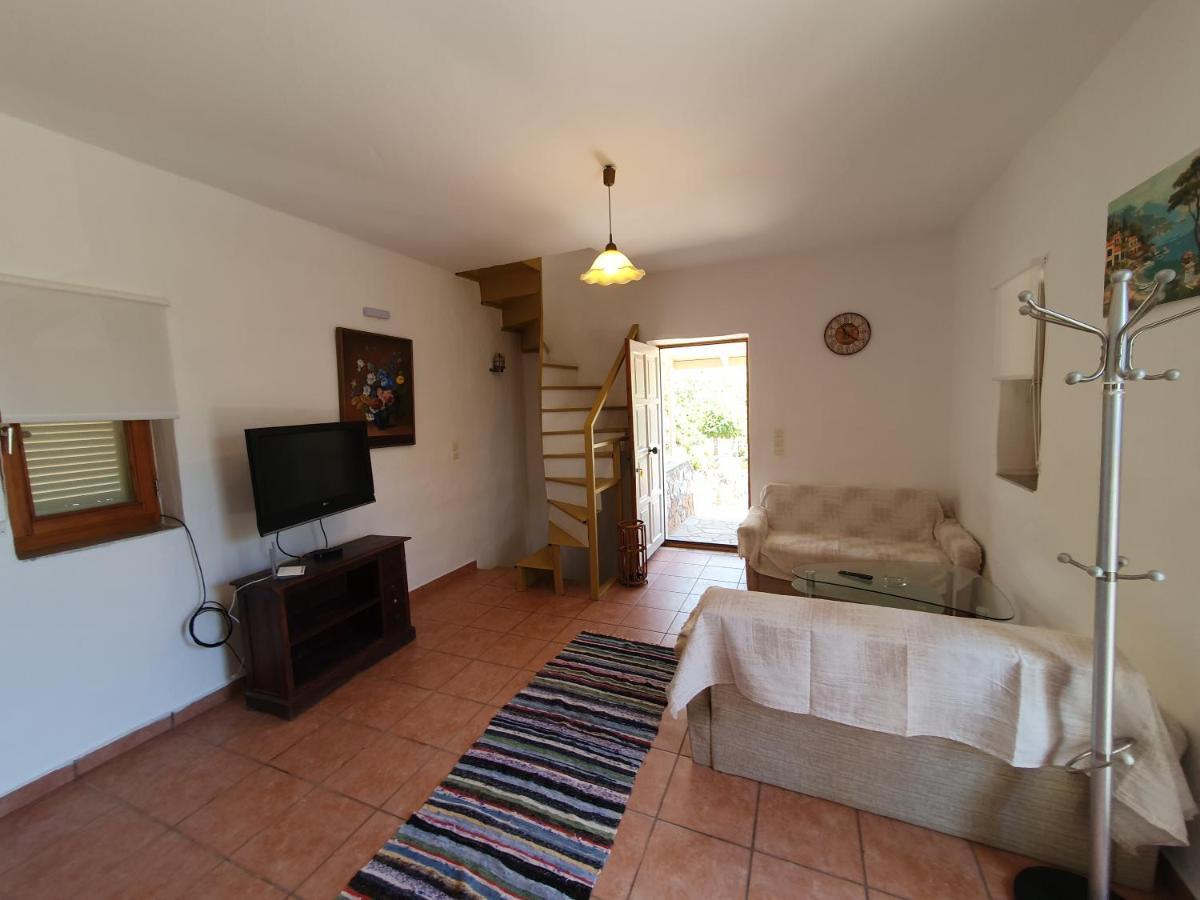 Mani Tower Apartment Stoupa